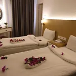 Eden Hotell 2*