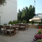 فندق Eden 2*