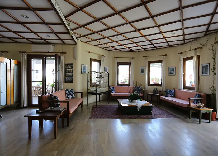 Eden Hotel 2*