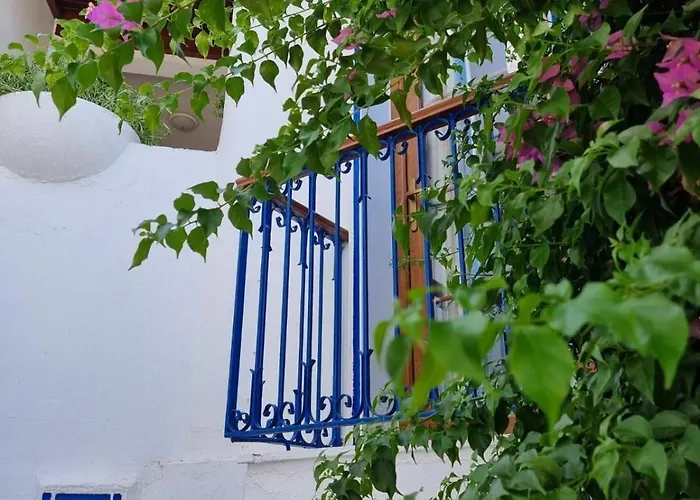 Eden Hotel 2*